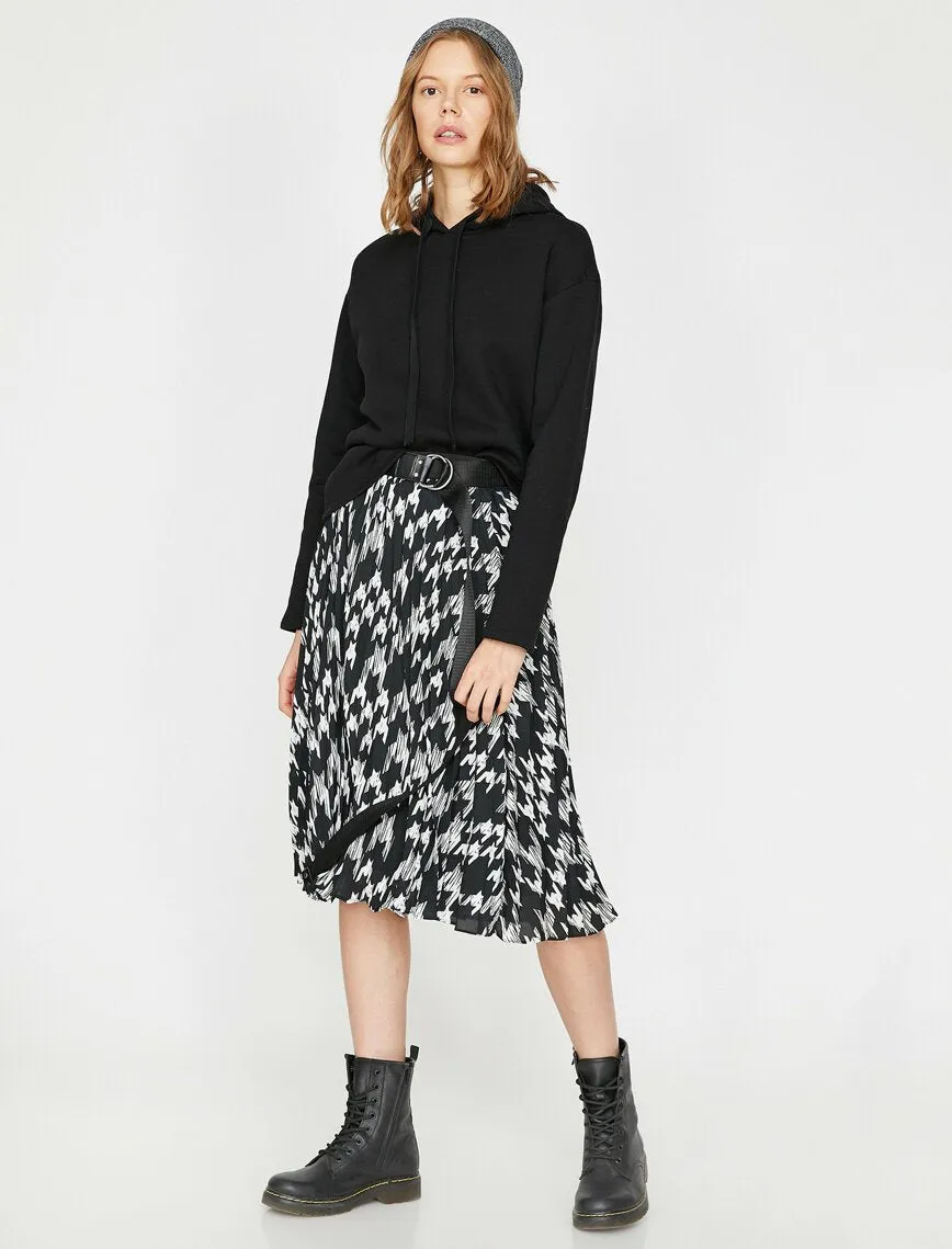 11811 Black Patterened Midi Skirt