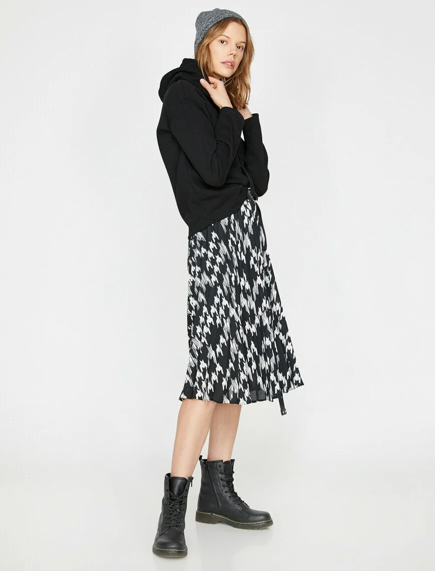 11811 Black Patterened Midi Skirt