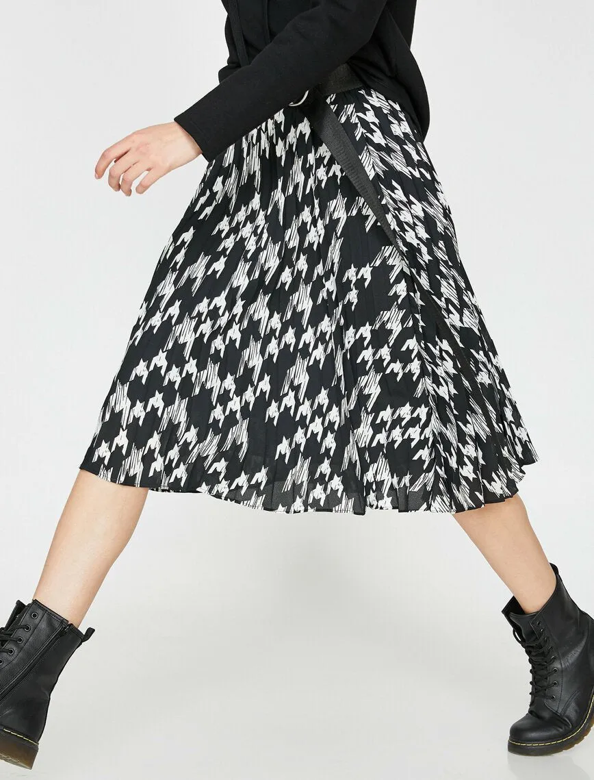 11811 Black Patterened Midi Skirt