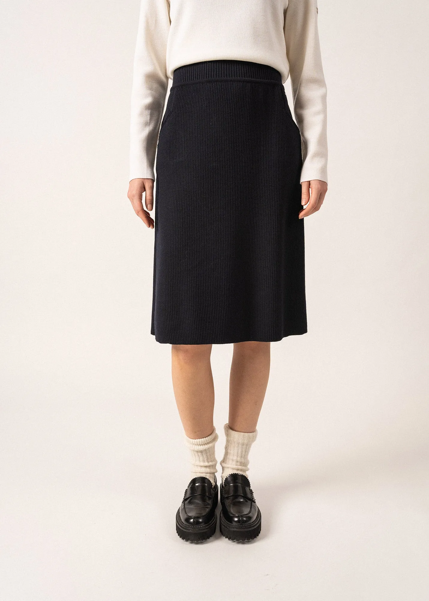 Artigues Straight Wool Skirt - in ribbed fabric (NAVY)