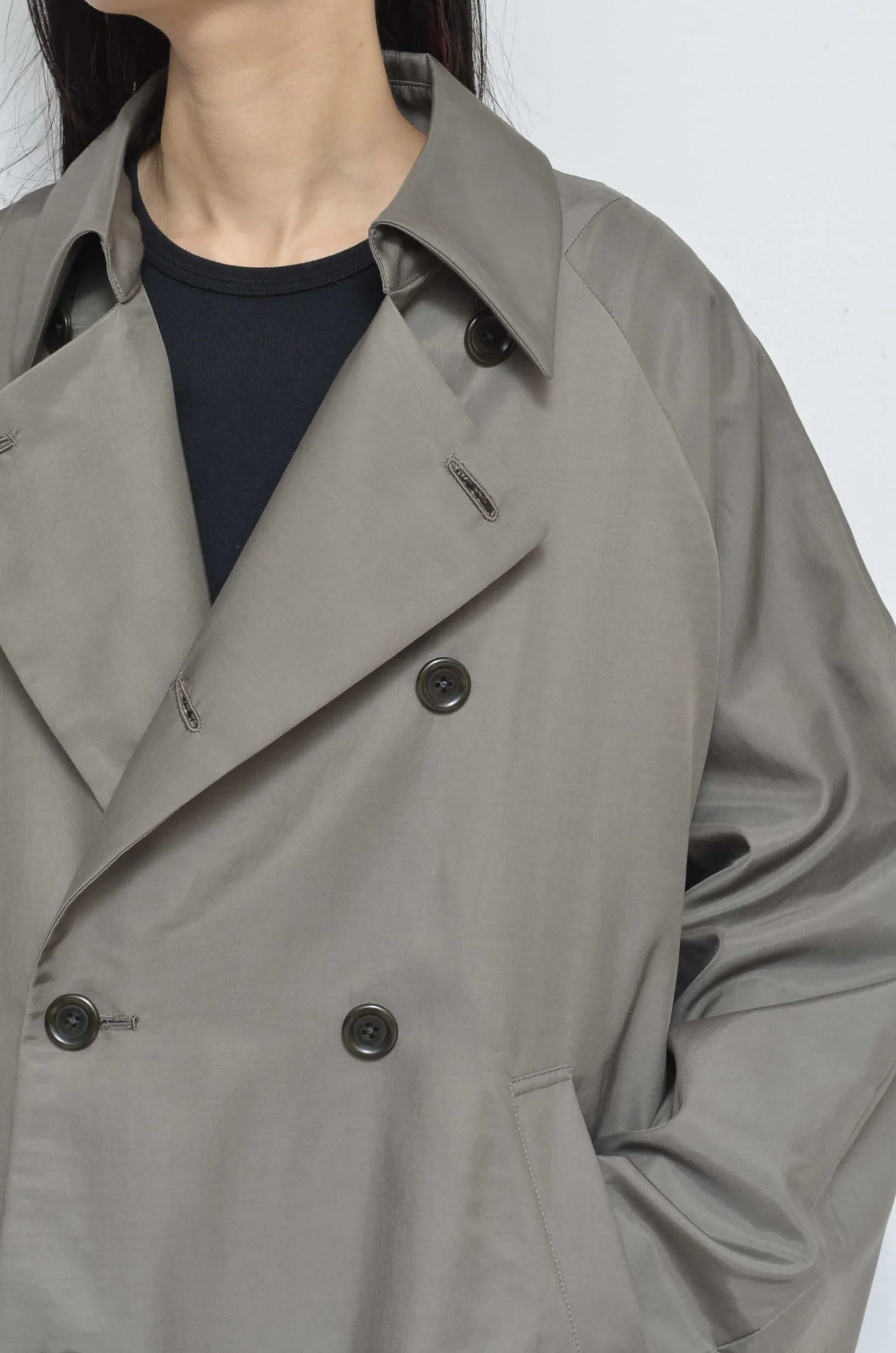 SCARF-LINED TRENCH COAT/KHAKI/01