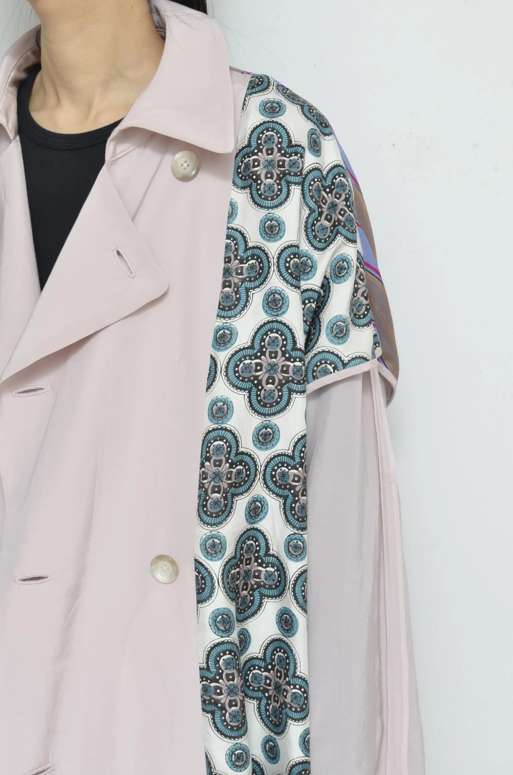 SCARF-LINED TRENCH COAT/PINK/01