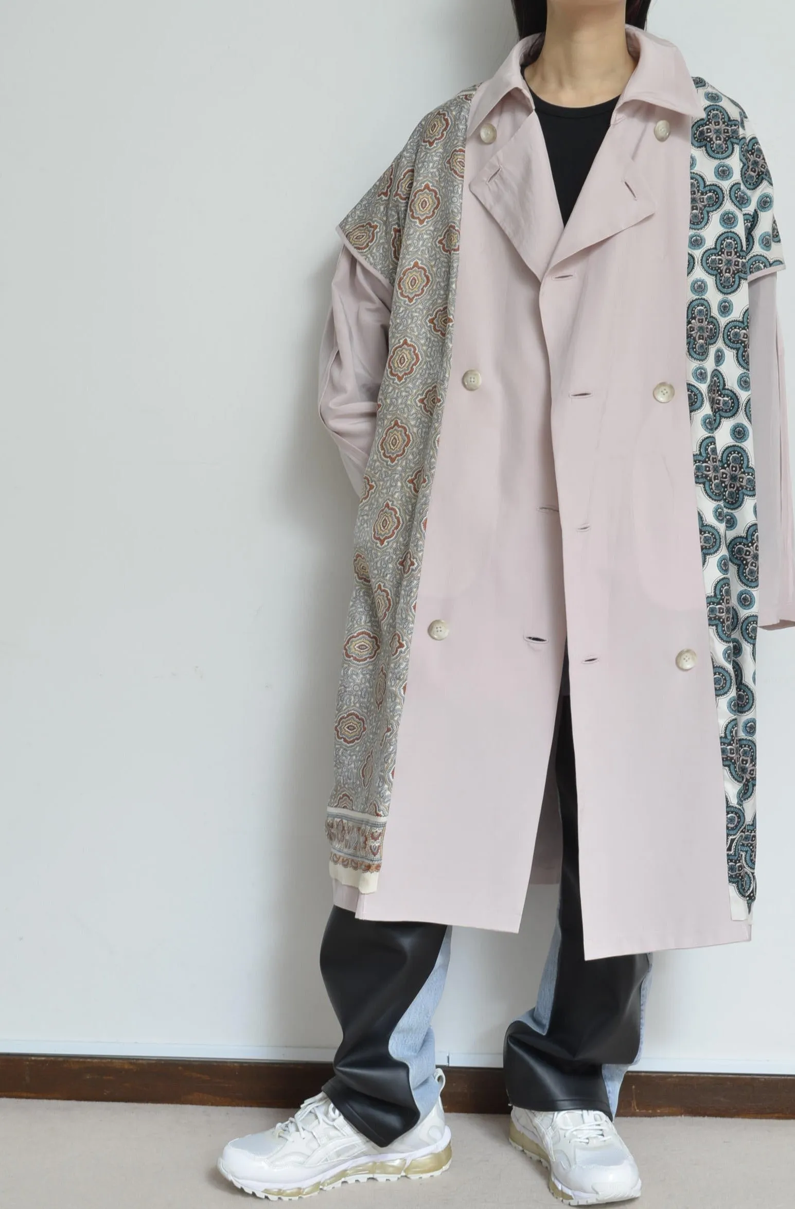 SCARF-LINED TRENCH COAT/PINK/01